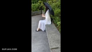 Sybian骑乘满足了Dees的欲望